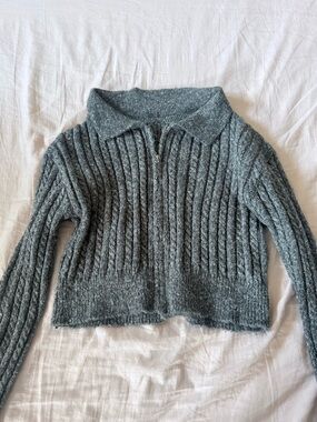 Cropped Cable Zip Polo Sweater - Gray